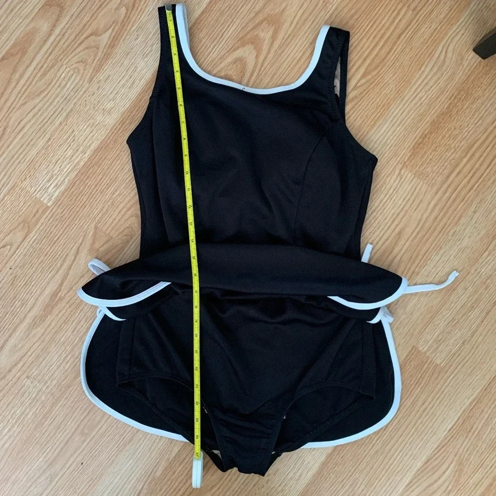 T.H.E. Swimwear Vintage One-Piece Black & White Swimsuit w/ Skirt Size 10